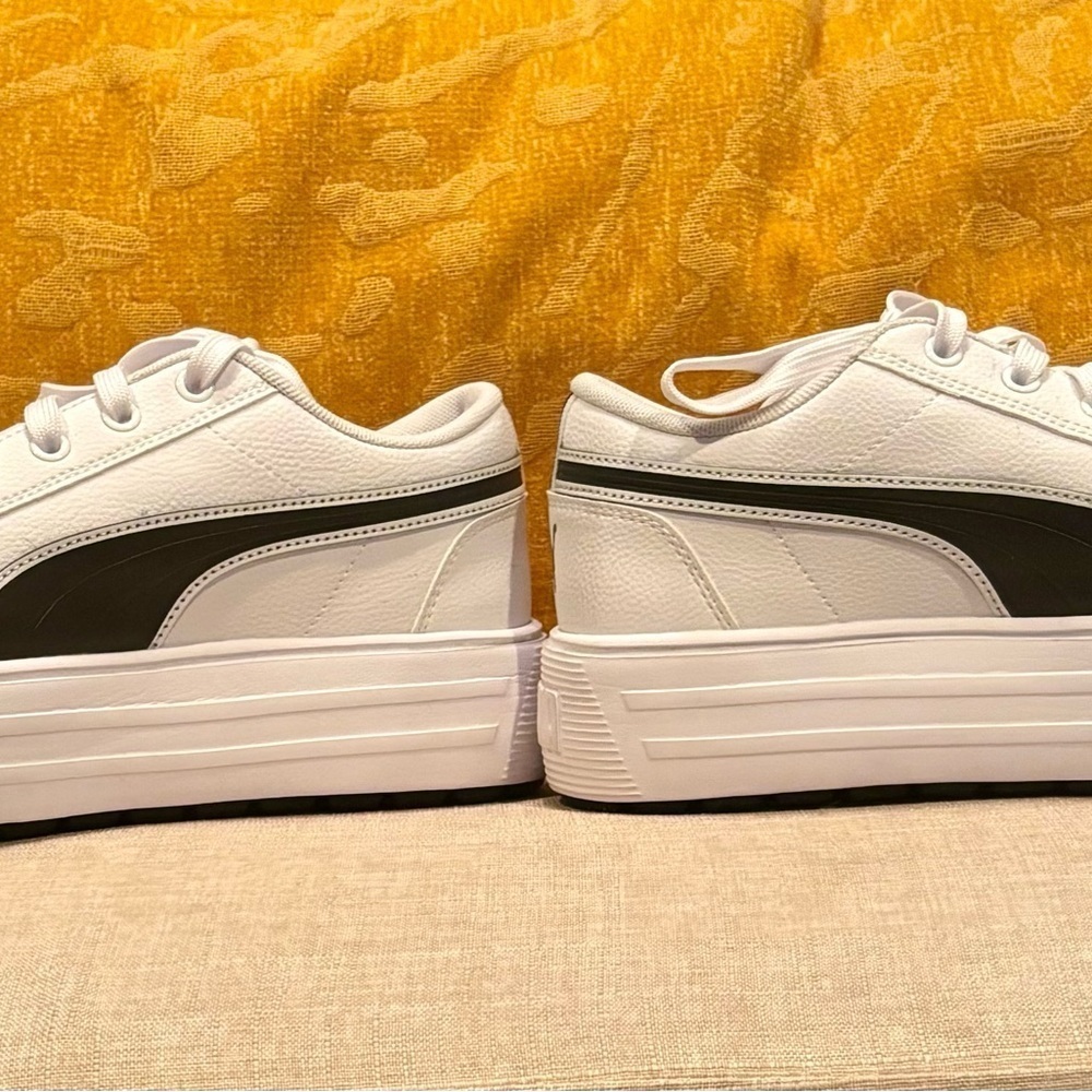 PUMA Size 10 Platform Sneakers. Worn Once. Excellent Condition! - Picture 6 of 6